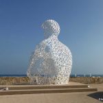 Skulptur “Le Nomade“ von Jaume Plensa Hafen Antibes