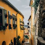 Gasse in der Altstadt von Menton