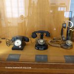Historische Telefone im Museum Arts et Métiers