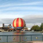 Panorama-Ballon auf dem See Disneyland Resort