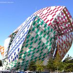 Fondation Louis Vuitton- Farbinstallation Daniel Buren