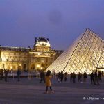 Louvre bei Nacht