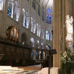 Statue der Jungfrau Maria in Notre-Dame