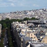 Blick vom Dach des Triumphbogens auf Sacré Coeur